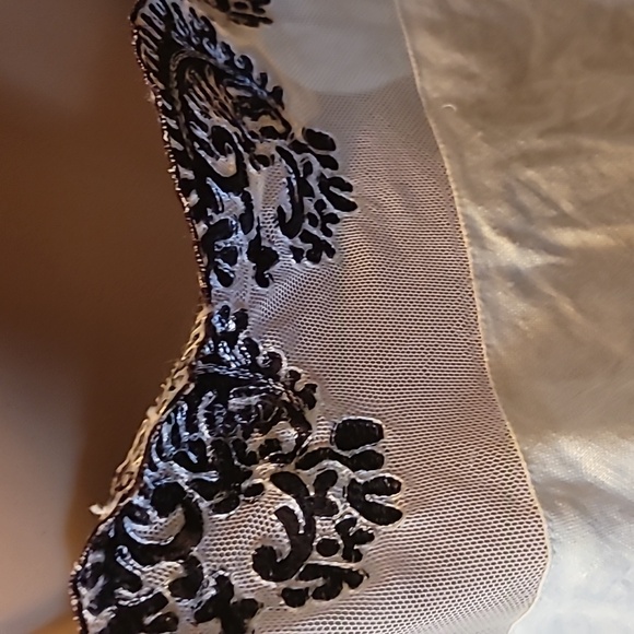 Top - Picture 3 of 6